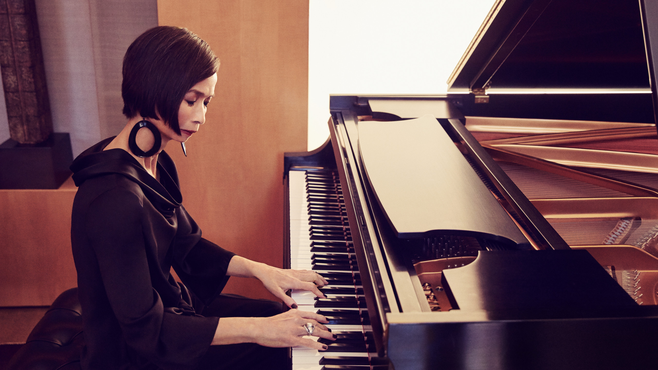 Tư thế tập đánh đàn piano chuẩn