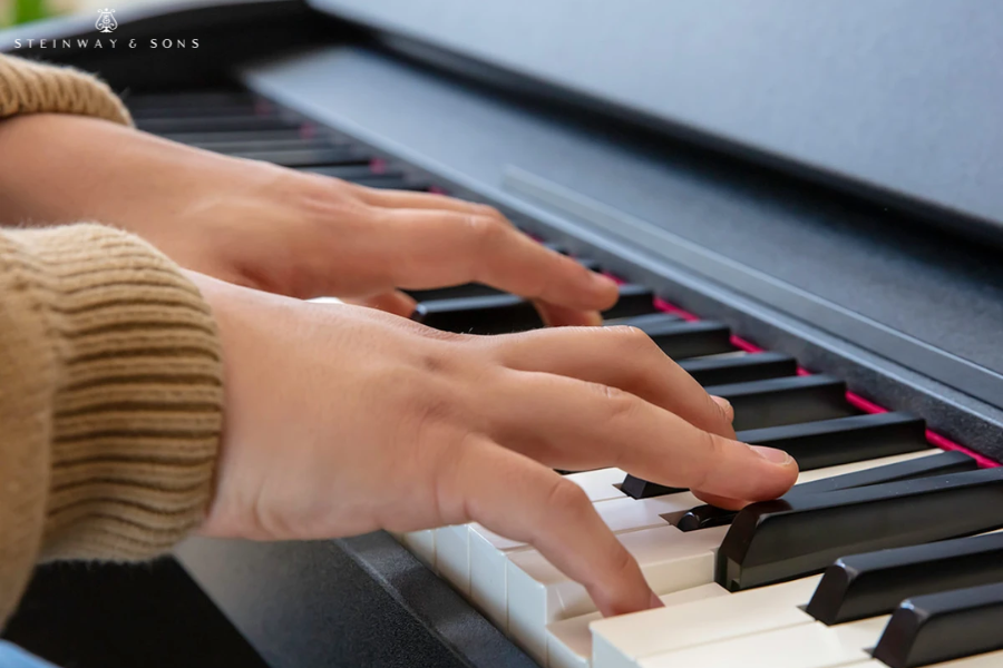 Luyện cách rải âm rất quan trọng khi học piano